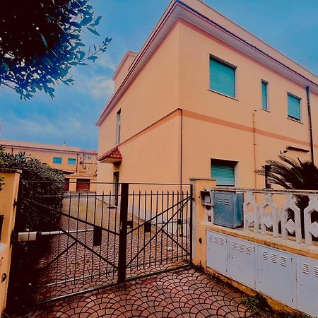 フィウミチーノLido Del Sole Fcoアパートメント エクステリア 写真